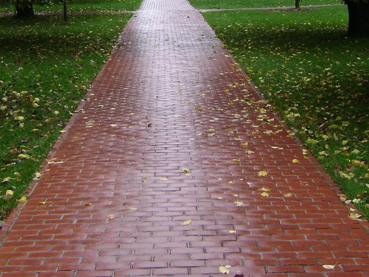 Plac z kostki granitowej — RYMANÓW